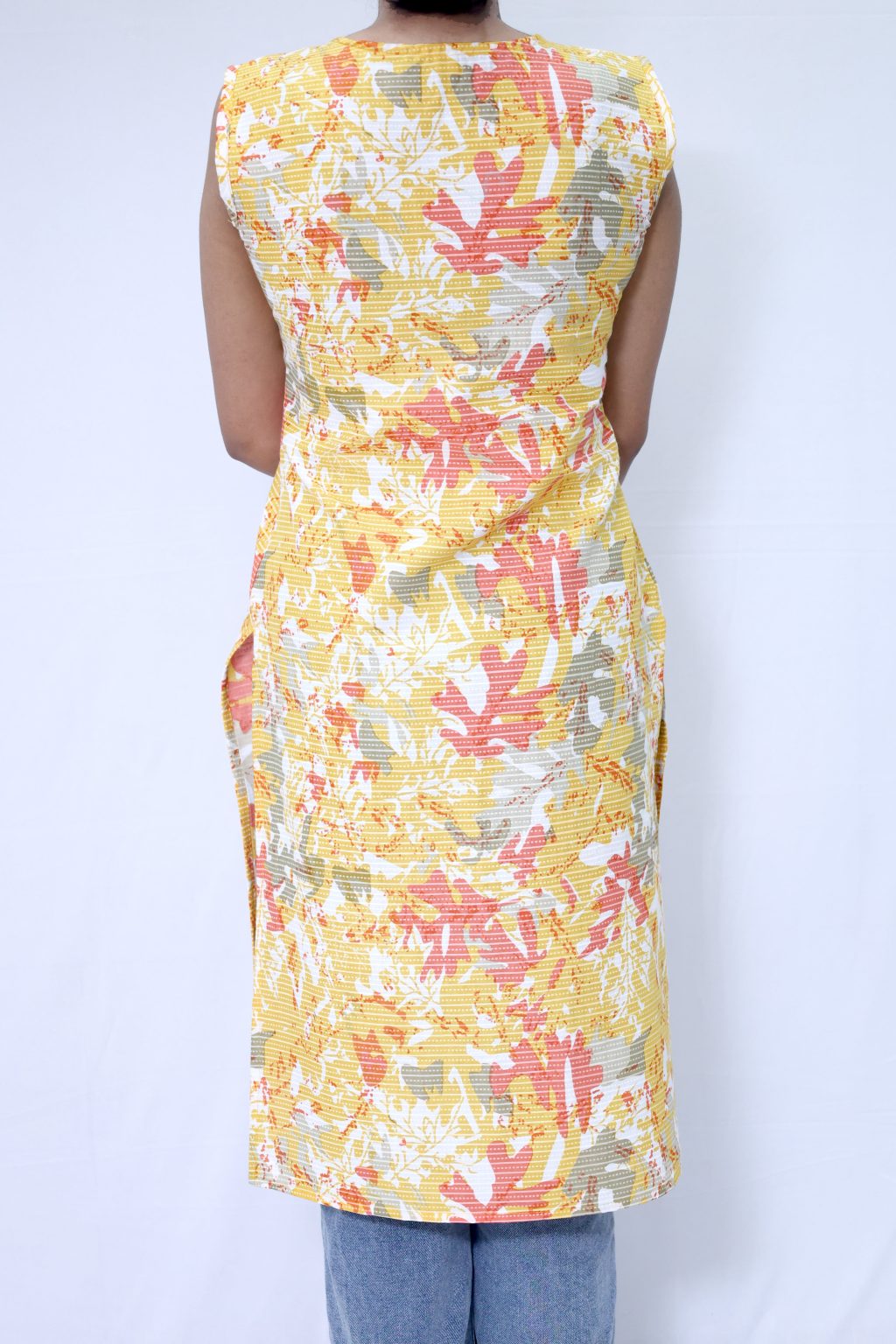 MYSHKA MULTI FLORAL RAYON STRAIGHT KURTI - Image 4