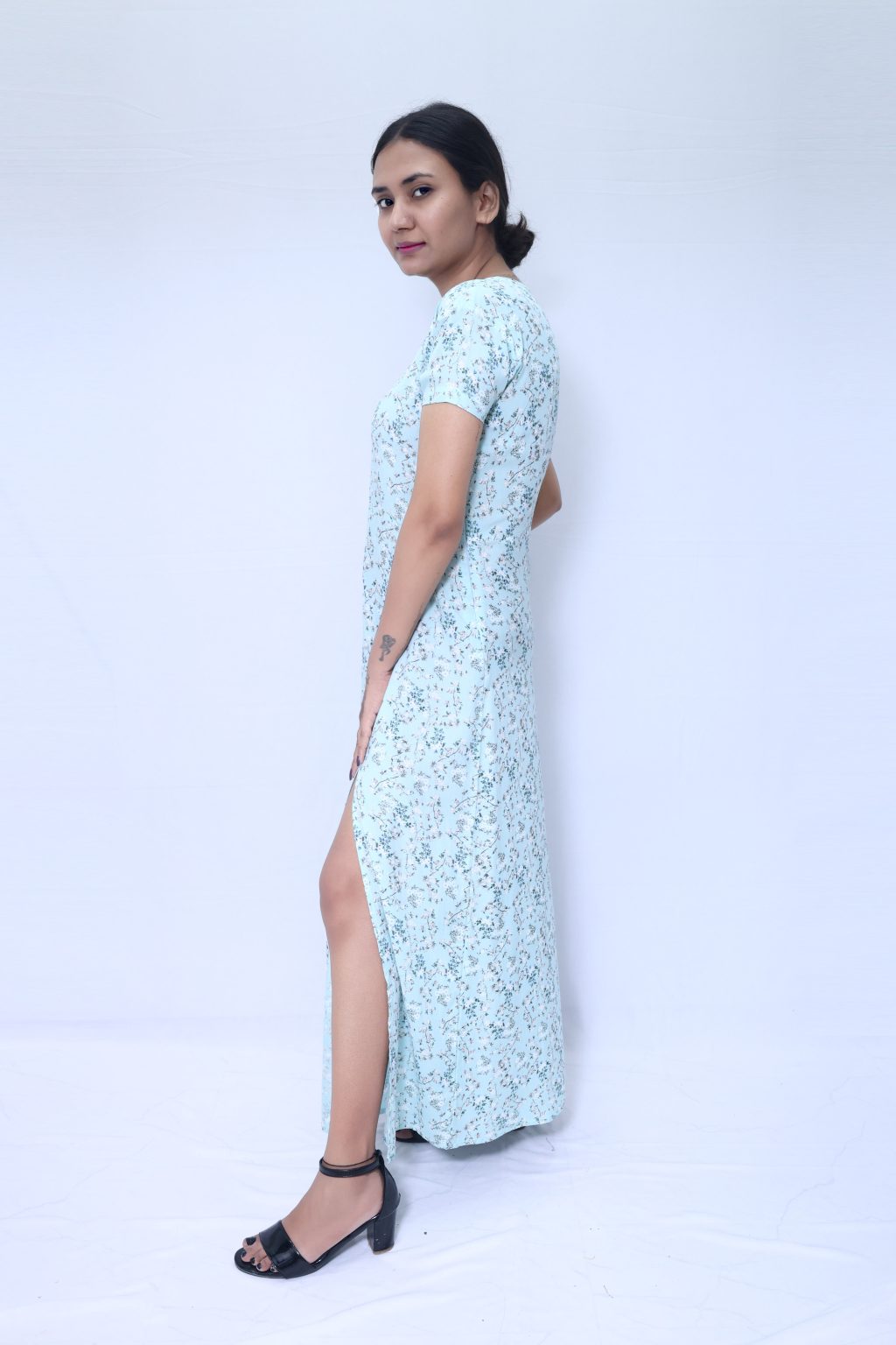 LIGHT BLUE FLORAL  GOWN - Image 3