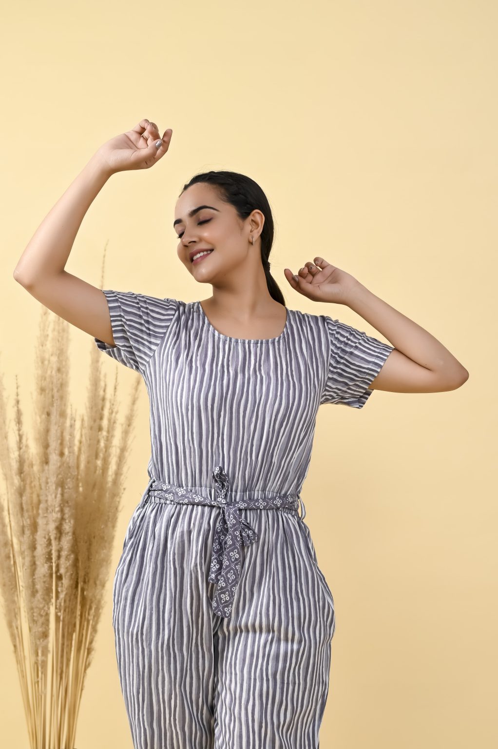 GRAY & WHIT STRIPED COTTON JUMPSUIT WITH BELT - Image 6